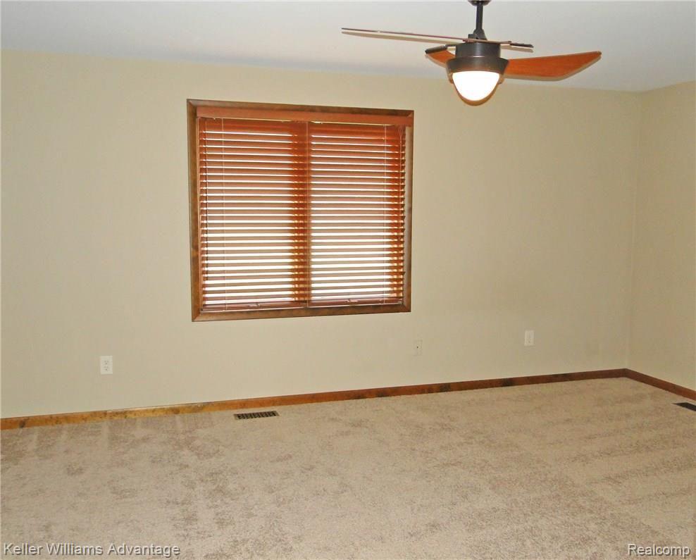 2190 West Square Lake Road Troy, MI 48098 - Photo 19 of 31 Bedroom 3.jpg