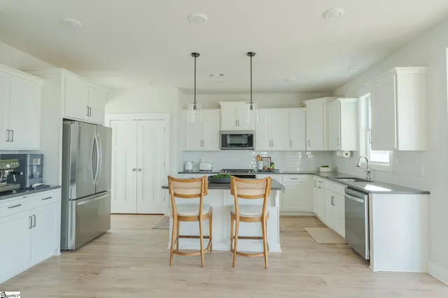 $410,000 | 473 Fenwick Drive, Woodruff, SC 29388