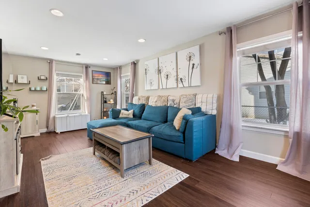 $385,000 | 1031 Timberwood Lane, Algonquin, IL 60102