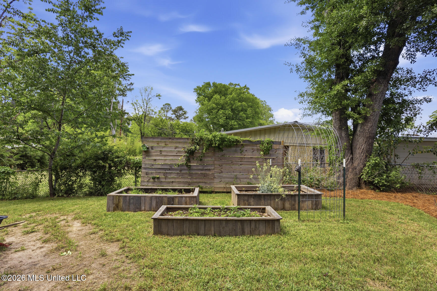 707 Berkshire Street Clinton, MS 39056 - Photo 35 of 40 707 Berkshire-34