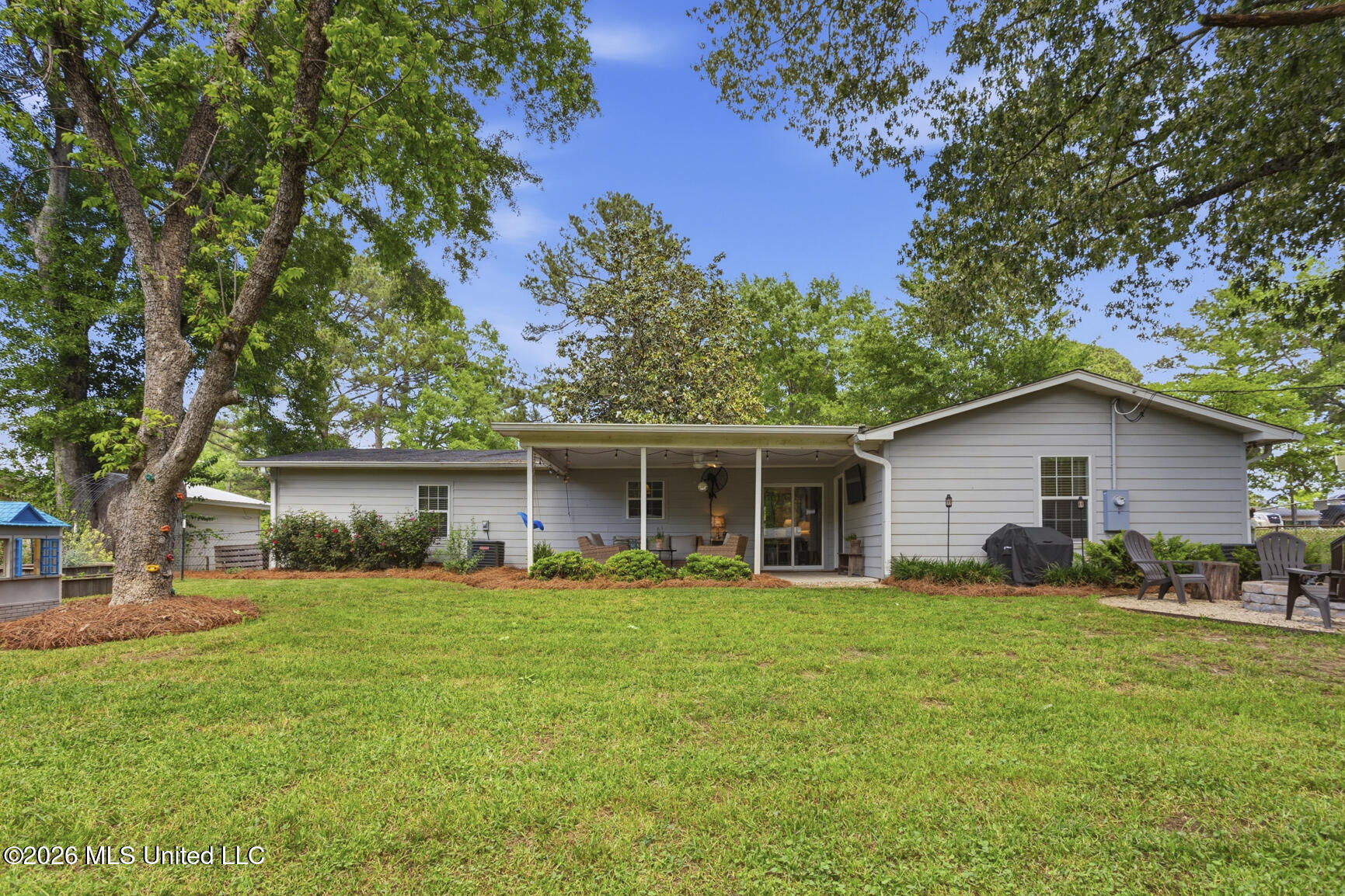 707 Berkshire Street Clinton, MS 39056 - Photo 37 of 40 707 Berkshire-36