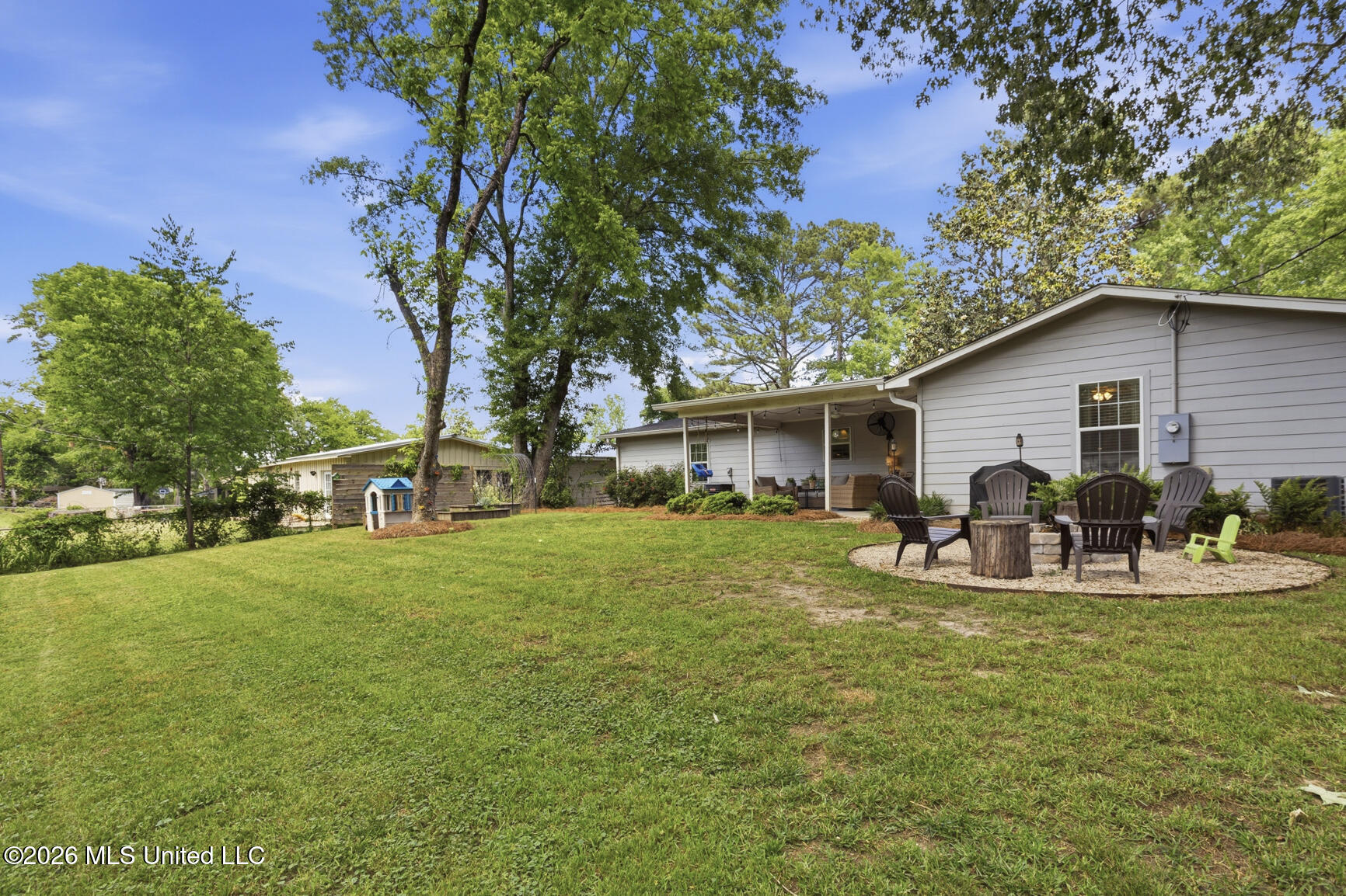 707 Berkshire Street Clinton, MS 39056 - Photo 38 of 40 707 Berkshire-37