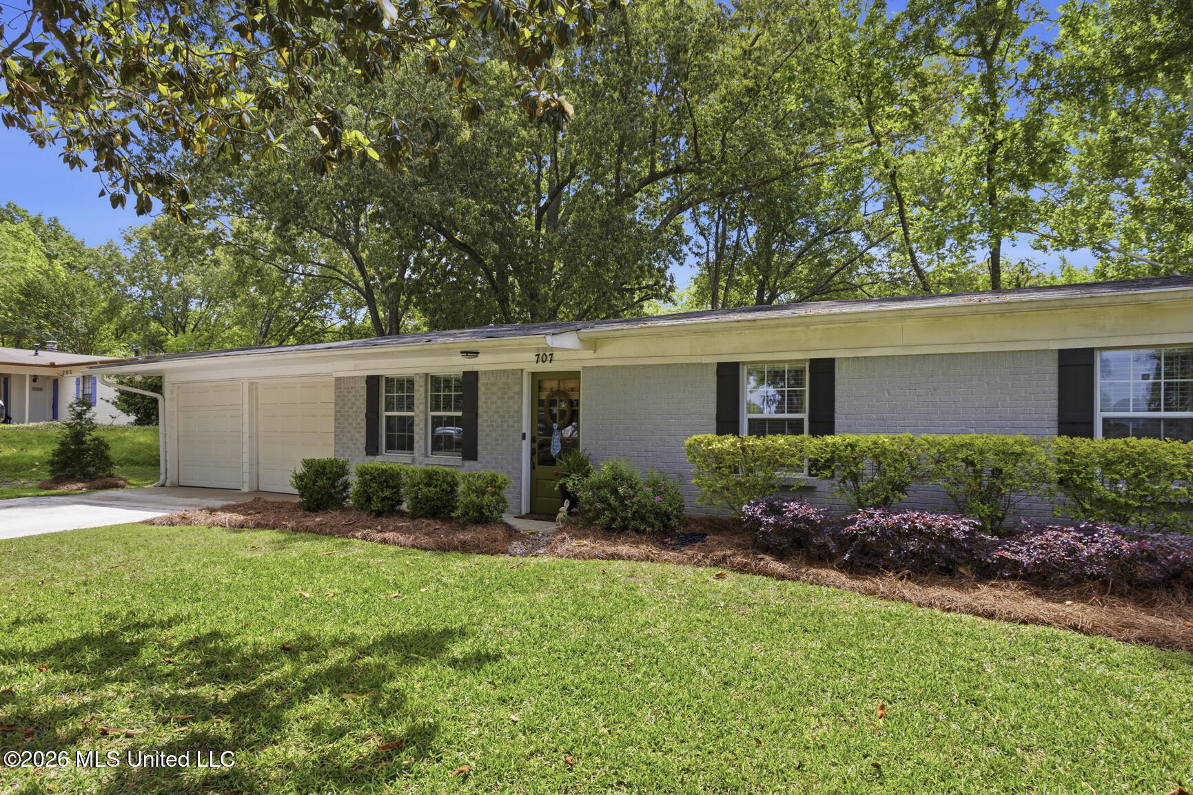 707 Berkshire Street Clinton, MS 39056 - Photo 4 of 40 707 Berkshire-4