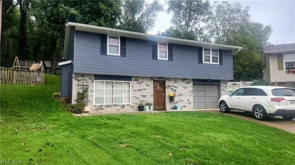 $289,900 | 935 Chelsea Drive, Dover, OH 44622