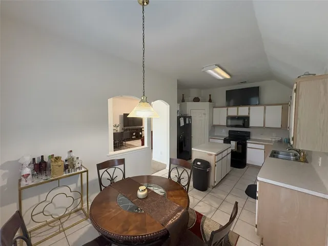 $2,300 | 2230 Laurel Oaks Drive, Houston, TX 77014