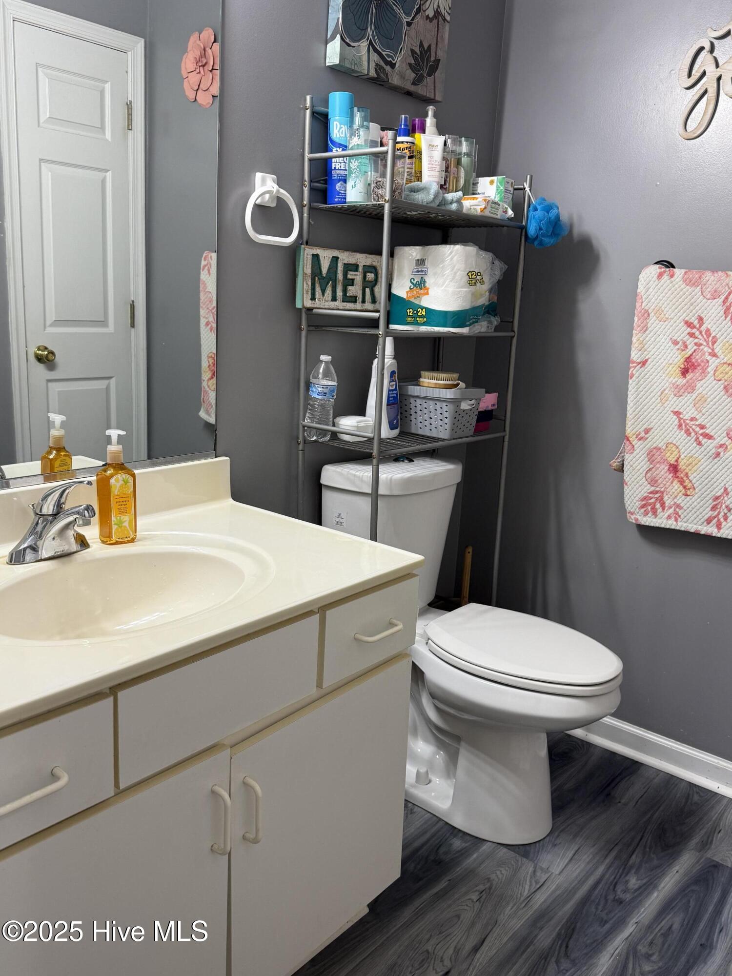 607 Aydlett Road Aydlett, NC 27916 - Photo 8 of 14 Bathroom 1 with tub shower combo