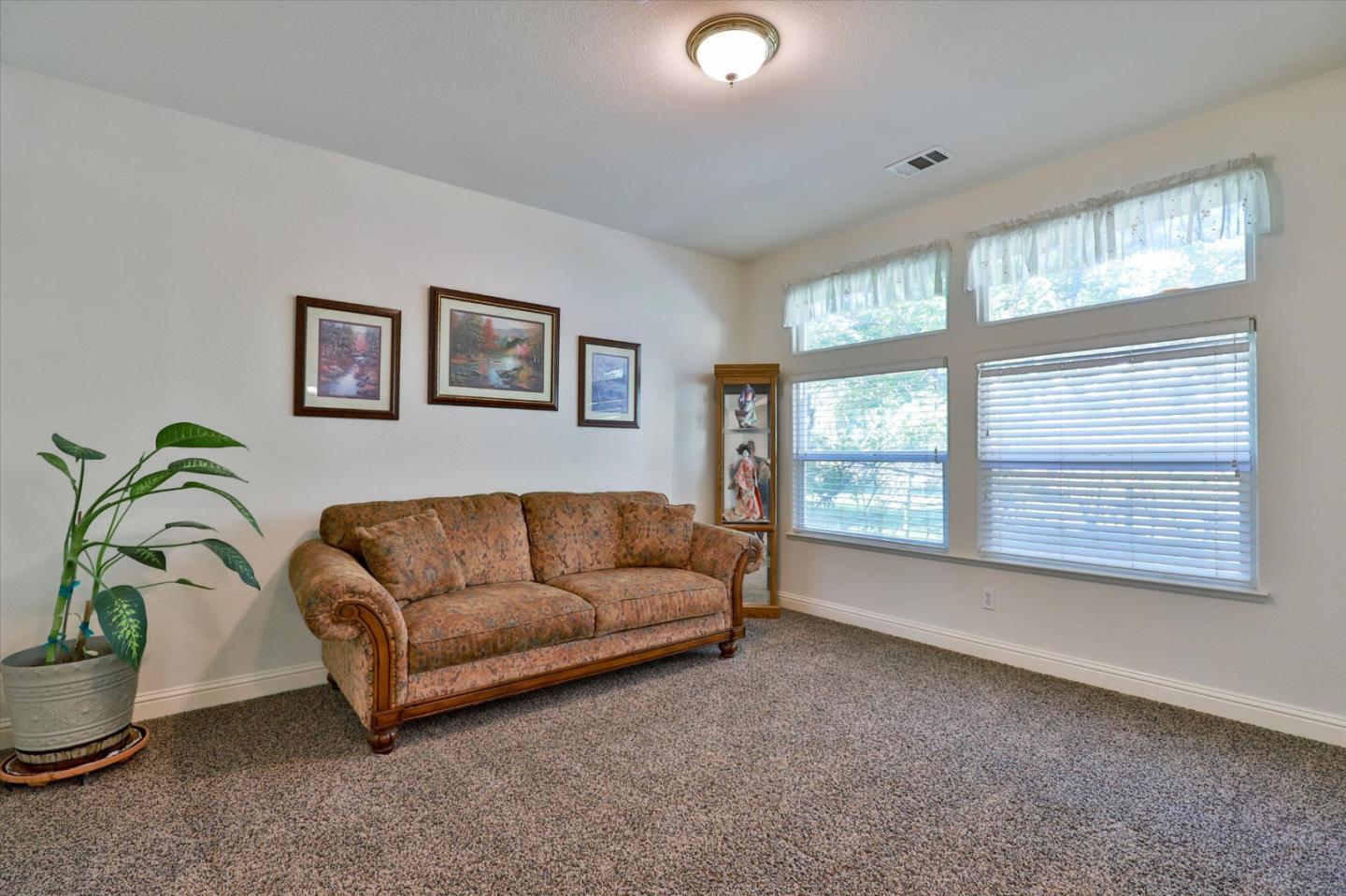 13921 Simko Ranch Lane Galt, CA 95632 - Photo 9 of 61 Gallery Image 9