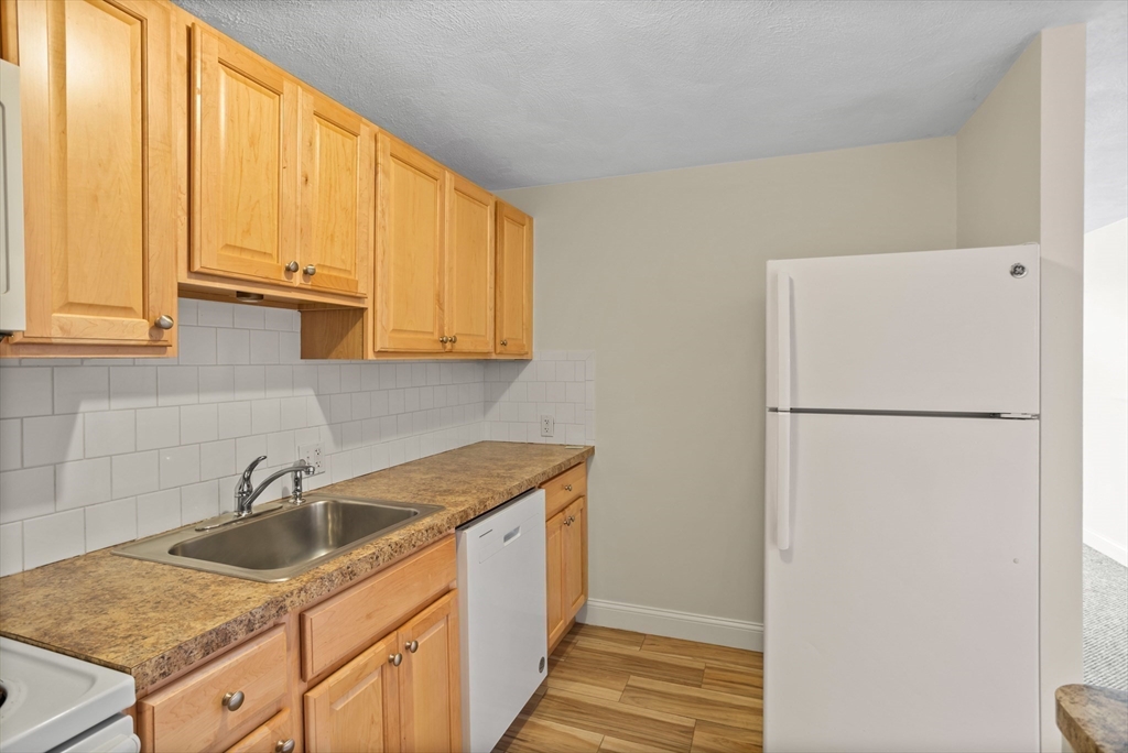 17 Davis Road, Unit C9 Acton, MA 01720 - Photo 5 of 18