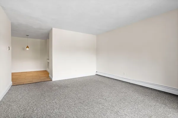 $1,950 | 17 Davis Road, Unit C9, Acton, MA 01720