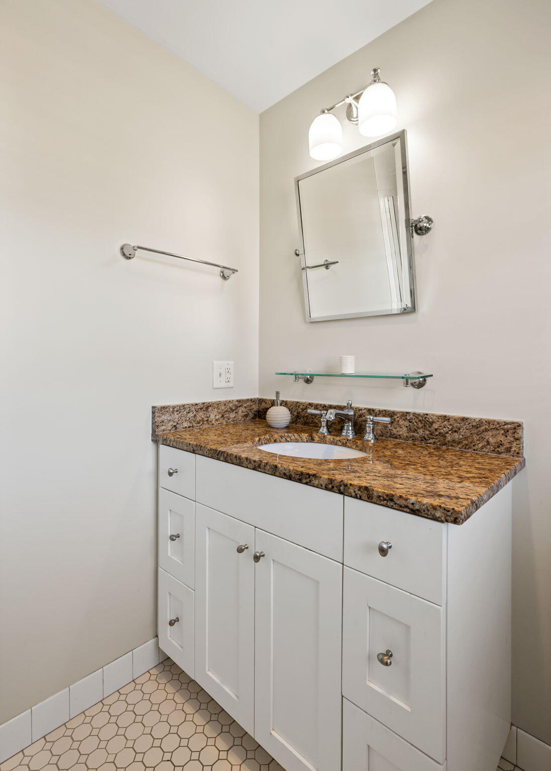 164 Queen Street Charleston, SC 29401 - Photo 13 of 24