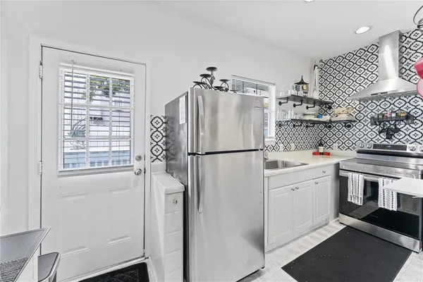 $3,100 | 914 North 8th Street North, Unit 1, St. Petersburg, FL 33701