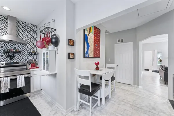 $3,100 | 914 North 8th Street North, Unit 1, St. Petersburg, FL 33701
