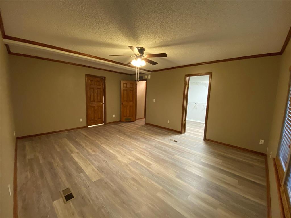 6809 Red Fox Court Granbury, TX 76049 - Photo 14 of 39