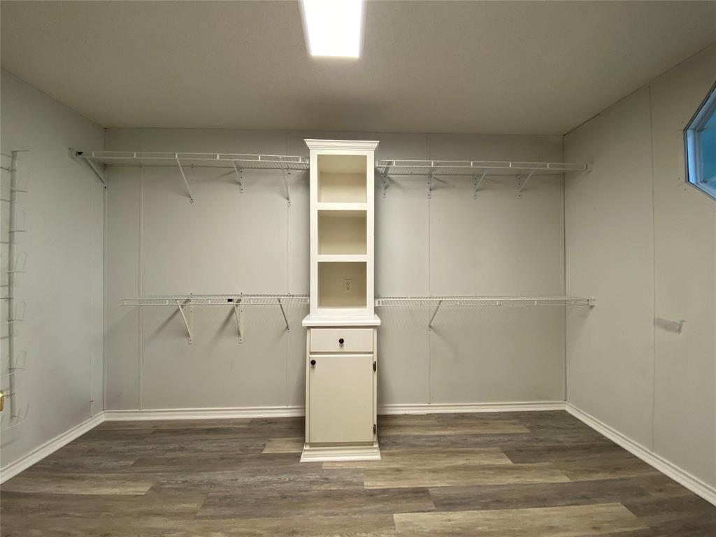 6809 Red Fox Court Granbury, TX 76049 - Photo 16 of 39