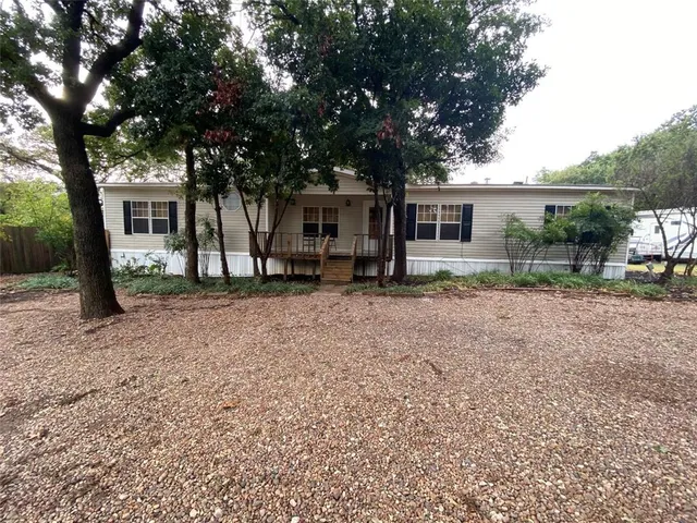 $2,200 | 6809 Red Fox Court, Granbury, TX 76049