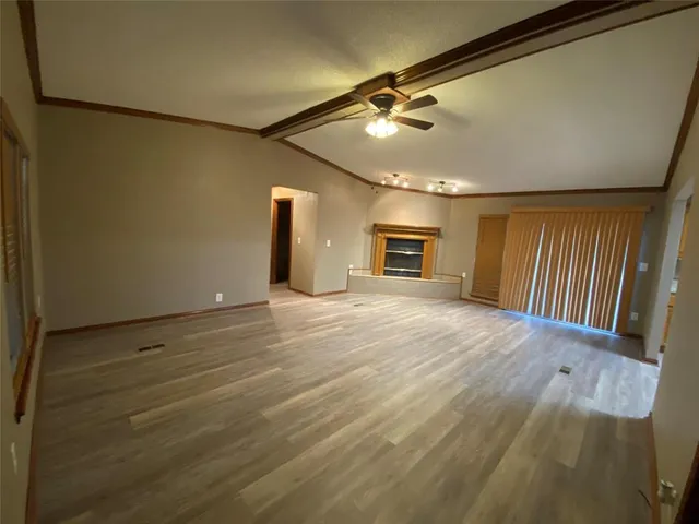 $2,200 | 6809 Red Fox Court, Granbury, TX 76049