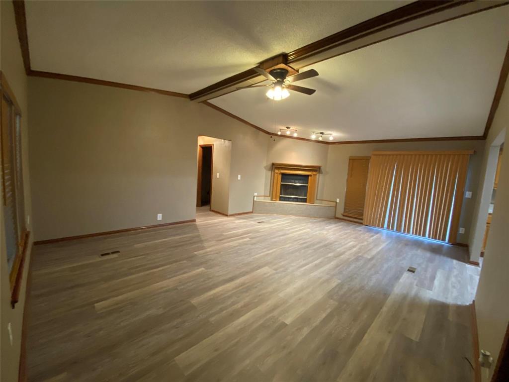 6809 Red Fox Court Granbury, TX 76049 - Photo 3 of 39