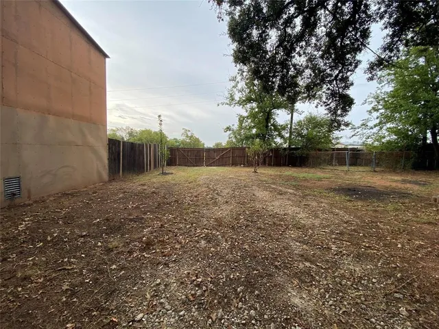 $2,200 | 6809 Red Fox Court, Granbury, TX 76049