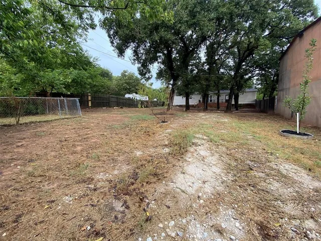 $2,200 | 6809 Red Fox Court, Granbury, TX 76049