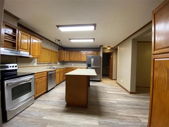 $2,200 | 6809 Red Fox Court, Granbury, TX 76049