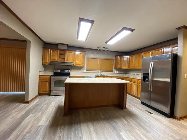 $2,200 | 6809 Red Fox Court, Granbury, TX 76049