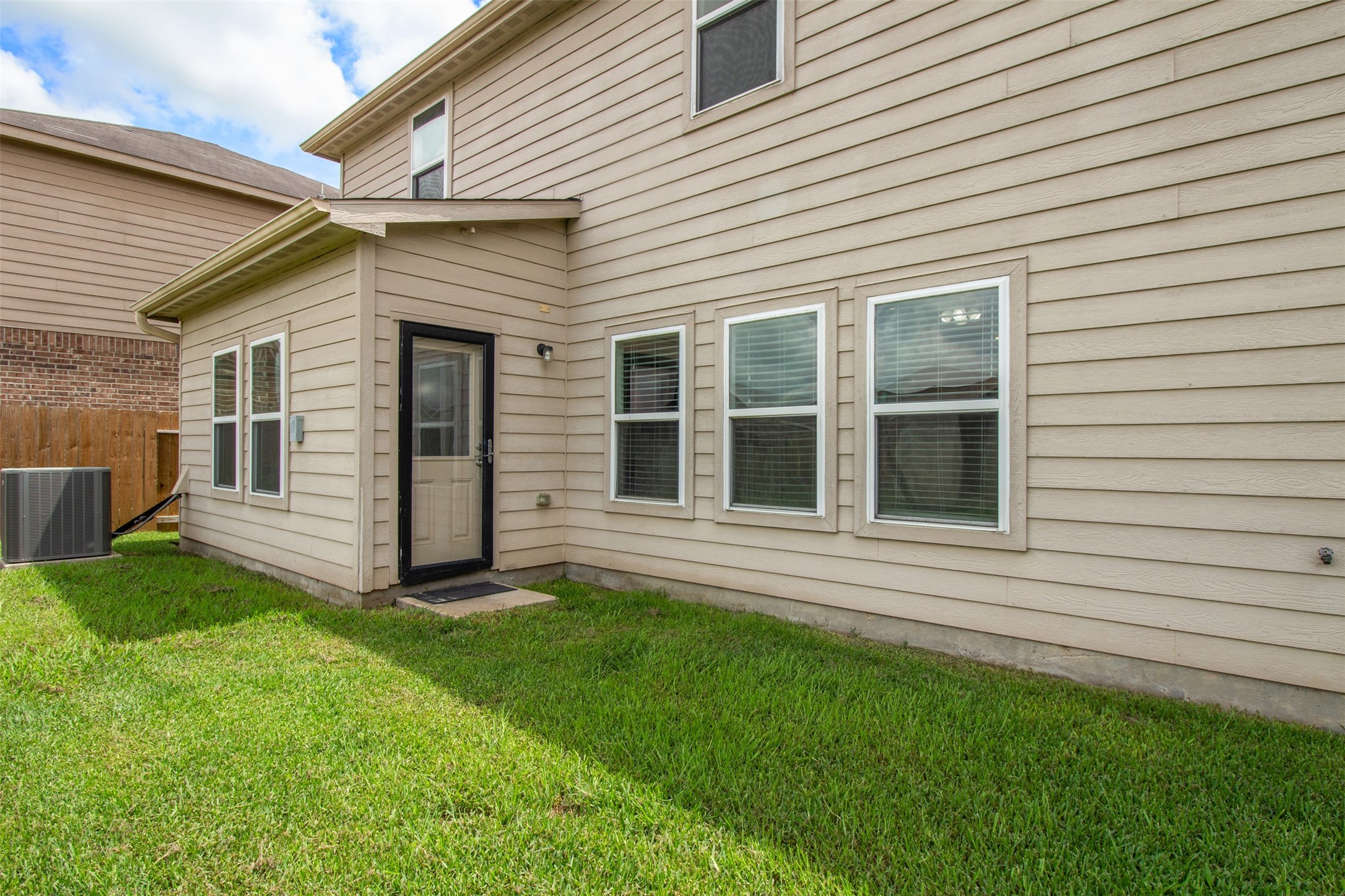 9426 Grand Spark Drive Rosharon, TX 77583 - Photo 21 of 31 Step outside and discover an enormous backyard ready to become your own private outdoor retreat.