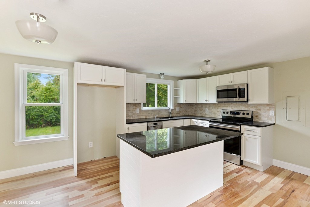223 Rock Harbor Road, Unit 3 Orleans, MA 02653 - Photo 2 of 15 Gallery Image 2