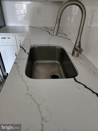 $369,900 | 307 Yoakum Parkway, Unit 1024, Alexandria, VA 22304