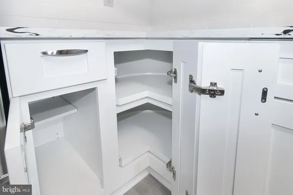 $369,900 | 307 Yoakum Parkway, Unit 1024, Alexandria, VA 22304