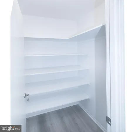 $369,900 | 307 Yoakum Parkway, Unit 1024, Alexandria, VA 22304