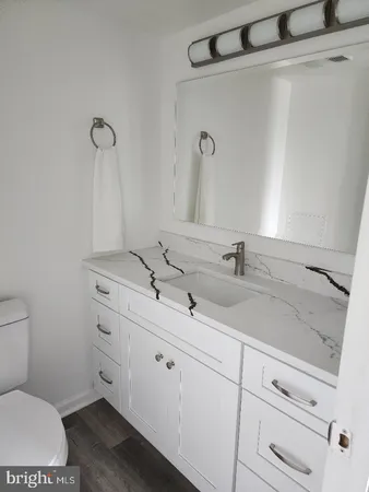 $369,900 | 307 Yoakum Parkway, Unit 1024, Alexandria, VA 22304