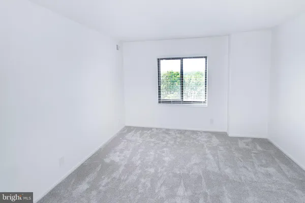$369,900 | 307 Yoakum Parkway, Unit 1024, Alexandria, VA 22304