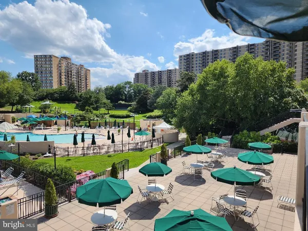 $369,900 | 307 Yoakum Parkway, Unit 1024, Alexandria, VA 22304