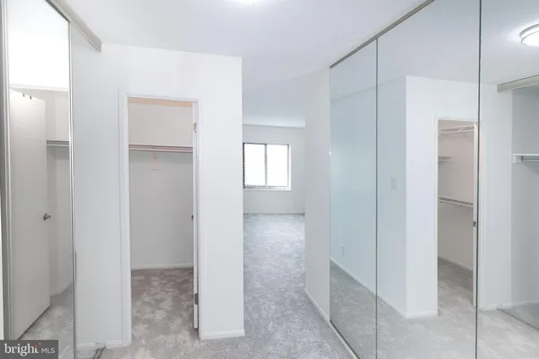 $369,900 | 307 Yoakum Parkway, Unit 1024, Alexandria, VA 22304