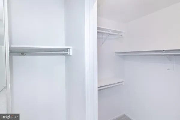 $369,900 | 307 Yoakum Parkway, Unit 1024, Alexandria, VA 22304