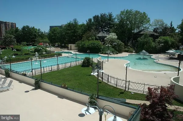 $369,900 | 307 Yoakum Parkway, Unit 1024, Alexandria, VA 22304