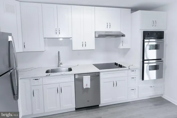 $369,900 | 307 Yoakum Parkway, Unit 1024, Alexandria, VA 22304