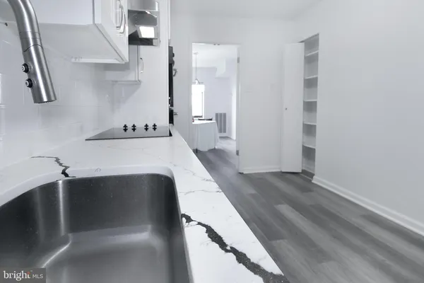 $369,900 | 307 Yoakum Parkway, Unit 1024, Alexandria, VA 22304