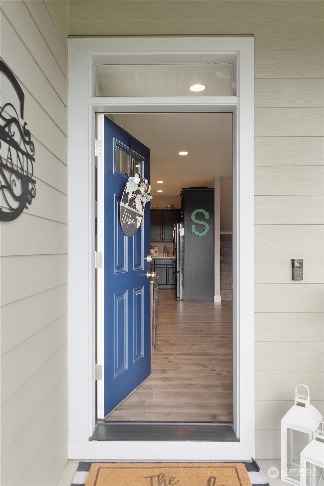 4768 Pacific Way Longview, WA 98632 - Photo 8 of 25 a view interior of the house and living room