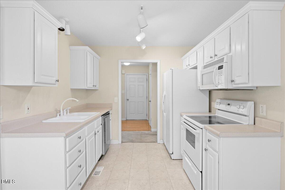 277 Wagner Road Willow Spring, NC 27592 - Photo 9 of 25 12-2A1A1651