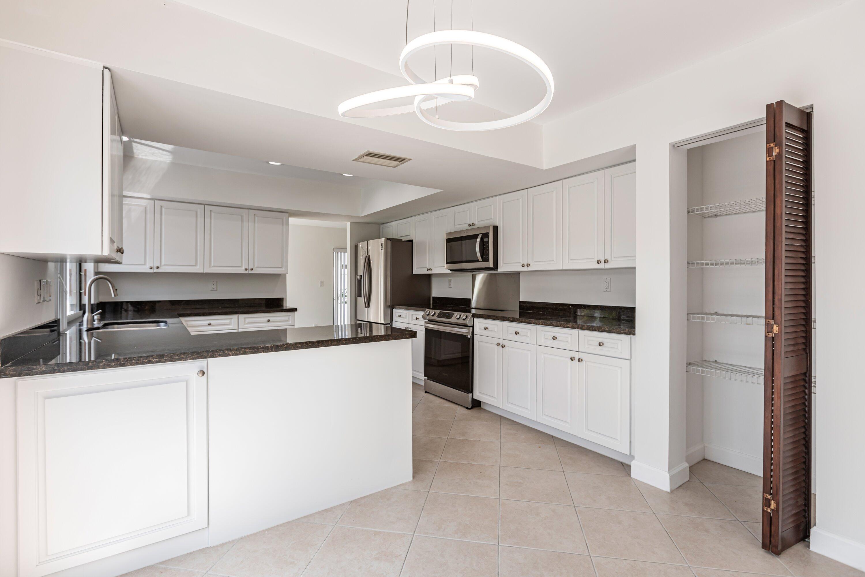 11360 Little Bear Way Boca Raton, FL 33428 - Photo 19 of 49 21-Photo-21