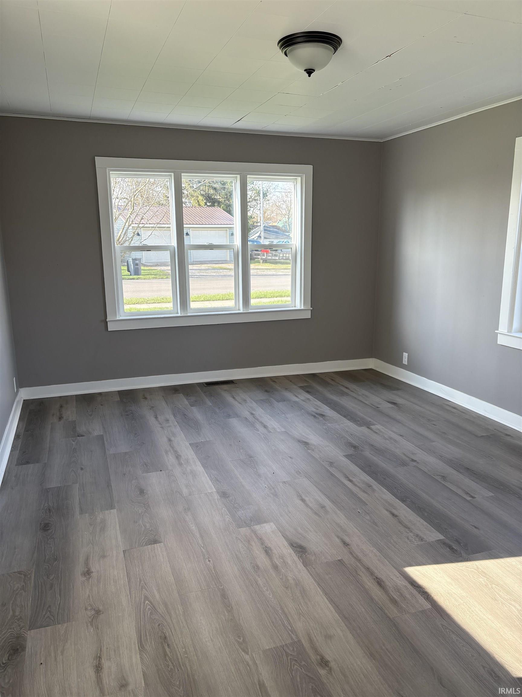 804 Nuttman Avenue Decatur, IN 46733 - Photo 2 of 17