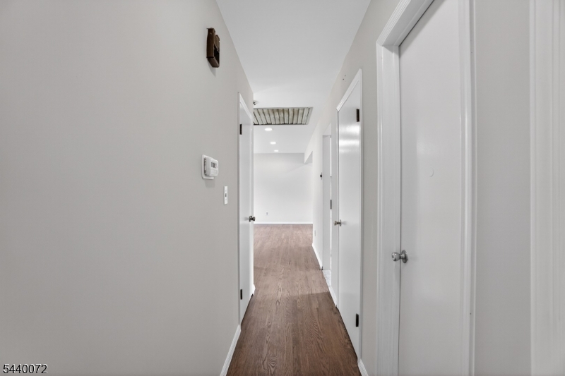 21 Ash Road Edison, NJ 08817 - Photo 22 of 35 Gallery Image 22
