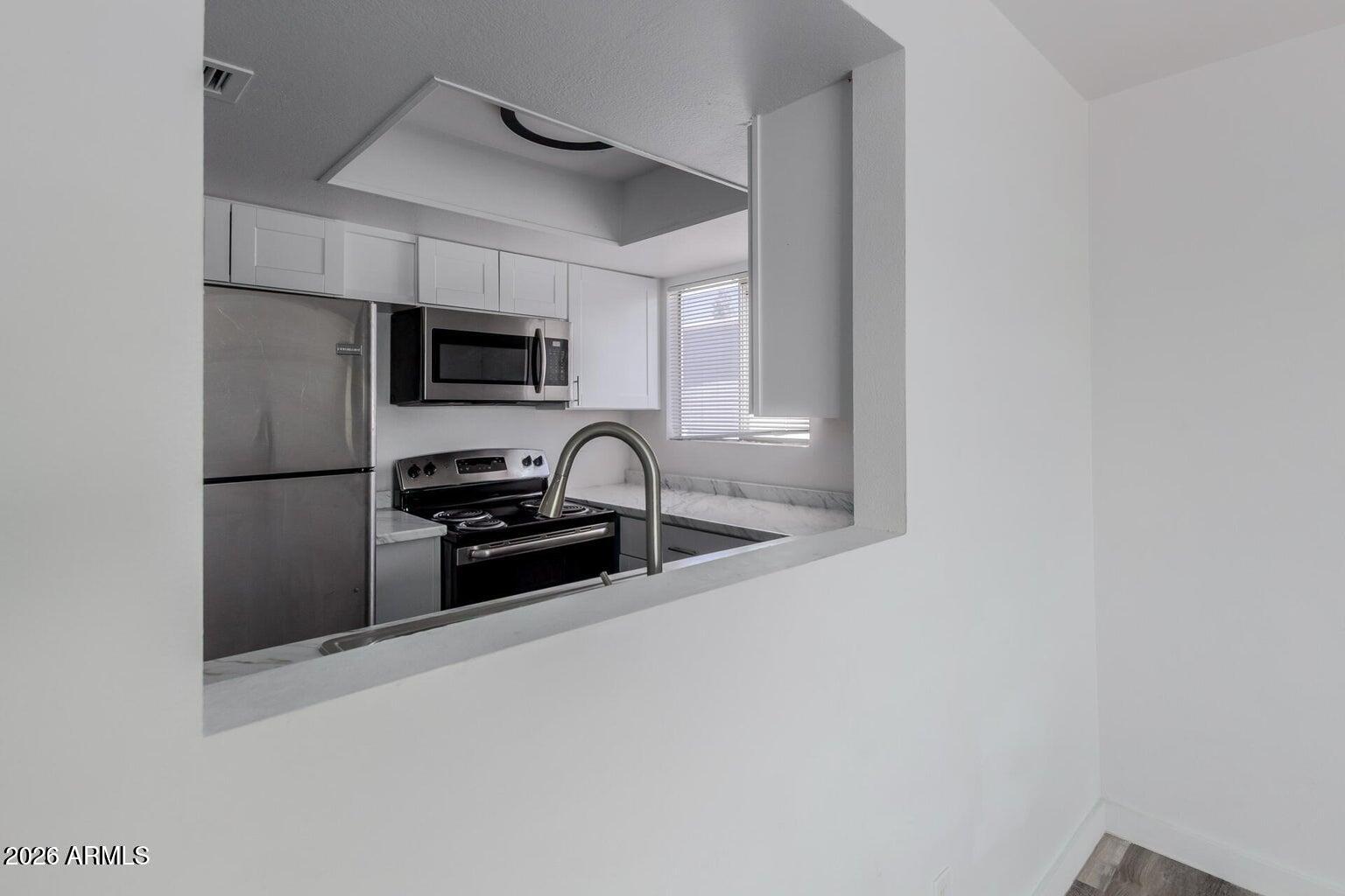 6629 North 27th Avenue Phoenix, AZ 85017 - Photo 7 of 22 20260120162653963129000000-o