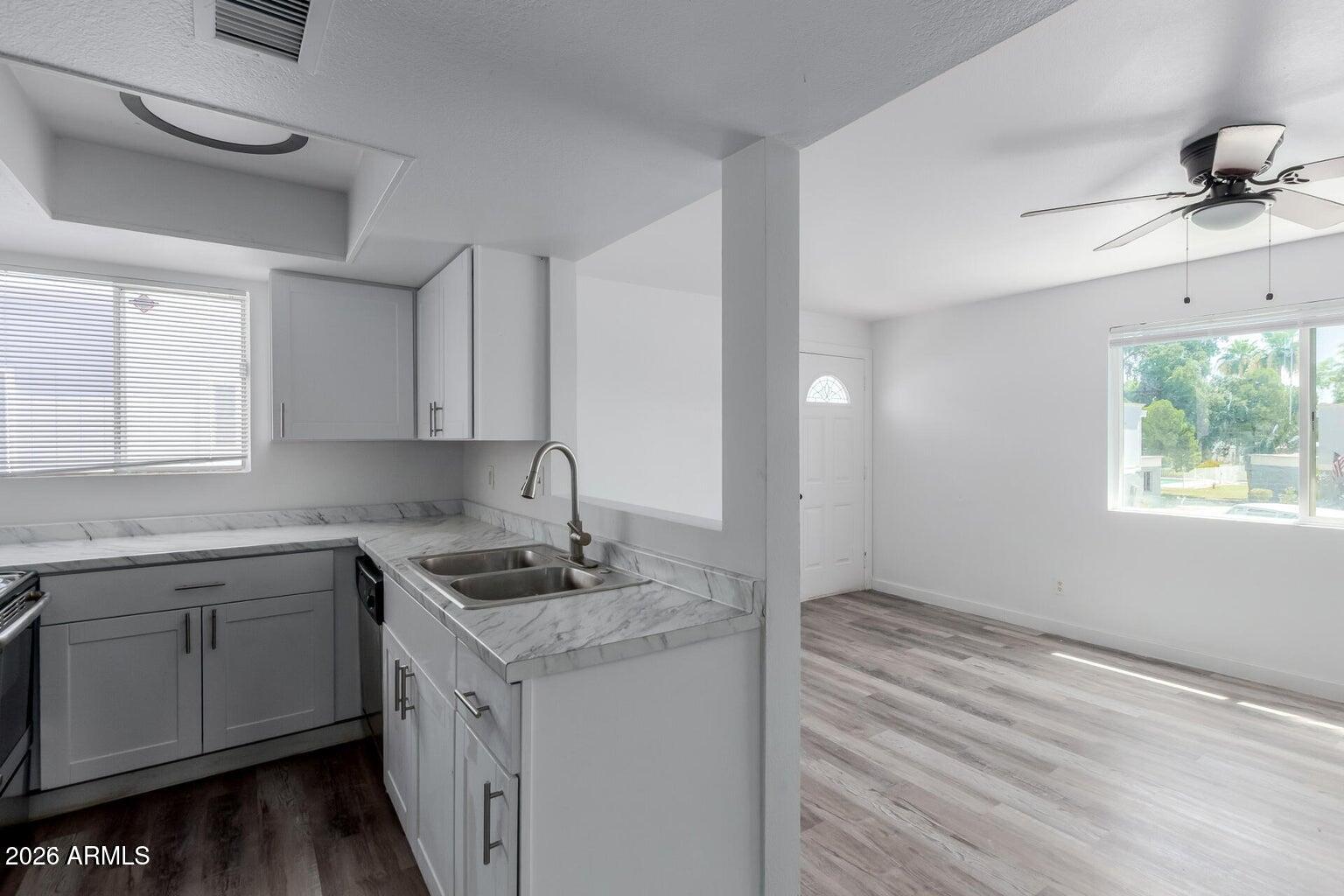 6629 North 27th Avenue Phoenix, AZ 85017 - Photo 9 of 22 20260120162654146290000000-o