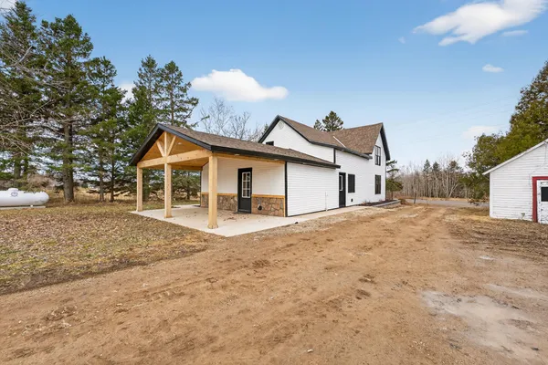 $475,000 | 5198 Highway 23, Brook Park, MN 55007