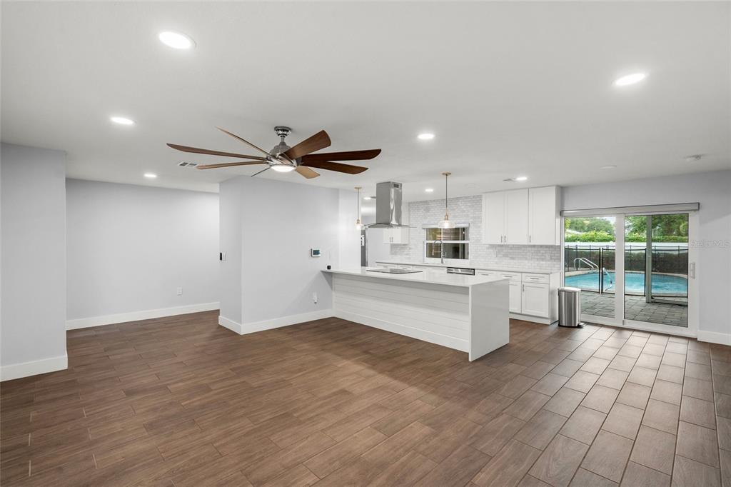 3405 South Lockwood Ridge Road Sarasota, FL 34239 - Photo 10 of 43