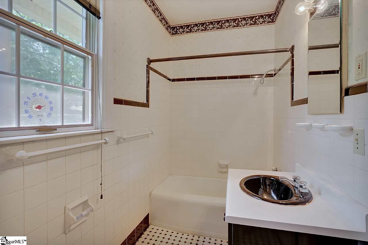 400 Altamont Road Greenville, SC 29609 - Photo 19 of 36