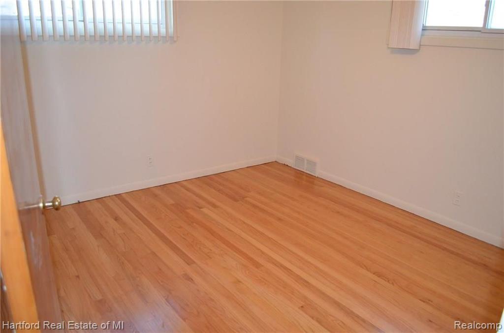 28385 Farmington Road Farmington Hills, MI 48334 - Photo 10 of 15