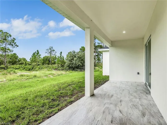 a view of an entrance of the house